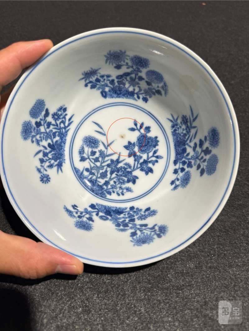 清道光 内青花蓝地轧道粉彩开光重阳艳菊纹膳碗 - 图11